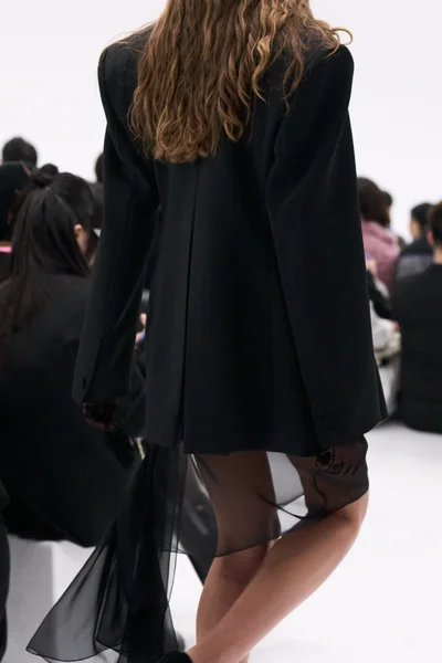 Look 11